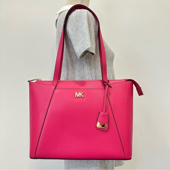 Michael Kors Maddie Medium East West Top Zip Tote Bag in Ultra Pink - Picture 2 of 14